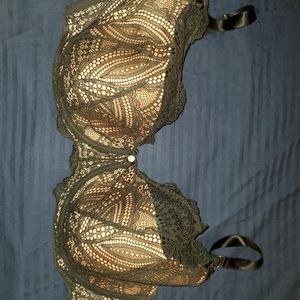 cacique balconette 42F bra